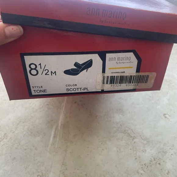 Ann Mariano by Betty muller shoes size 81/2M