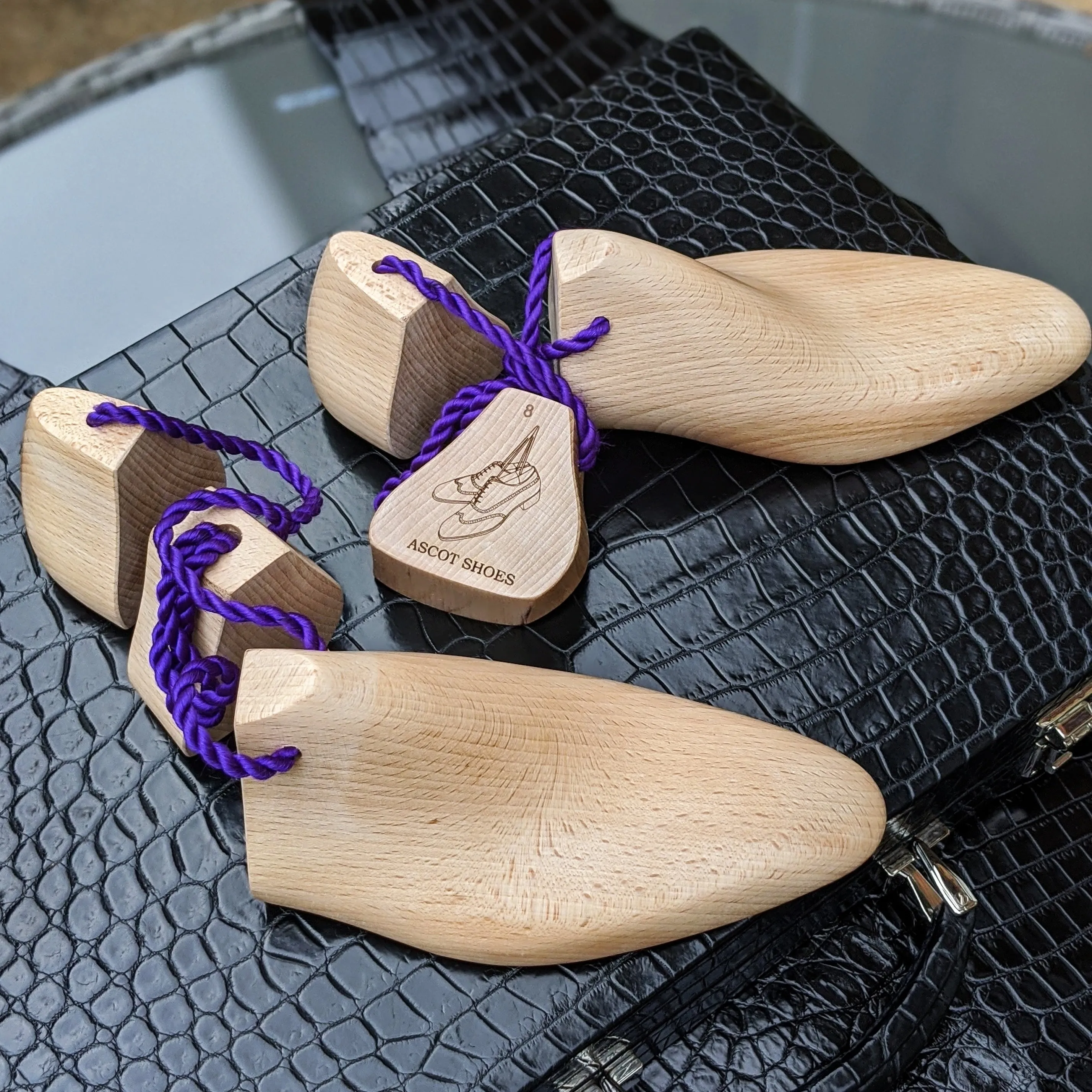 Ascot Single Monk - Cream Crust