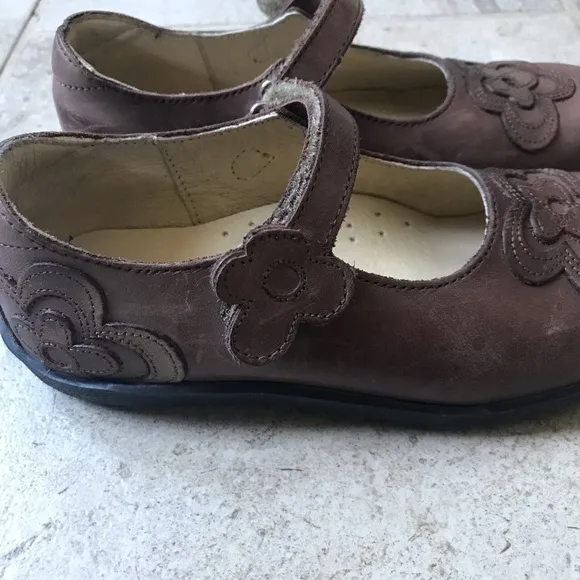 Aster brown leather shoes, 31 EU/ 1US.