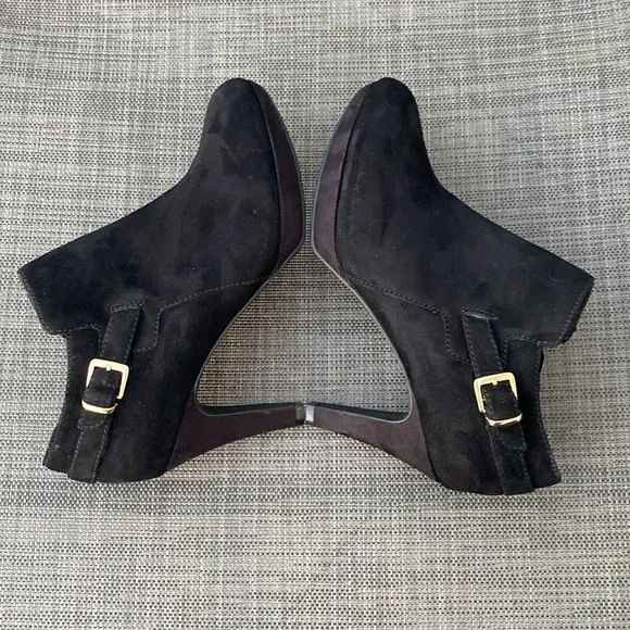 Clarks Women's Brier Milan Suede Leather Buckle Zip-up Ankle Bootie Size 7.5.