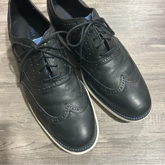 Cole Hahn Original Grand. OS Wingtip Black Leather Shoes