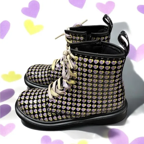 Dr. Martens Girls Patent Printed Heart Boots. NWOB. Size 4.