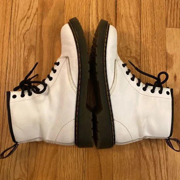 Dr Martens sz womens/girls 5 white lace up boots great condition wear shown