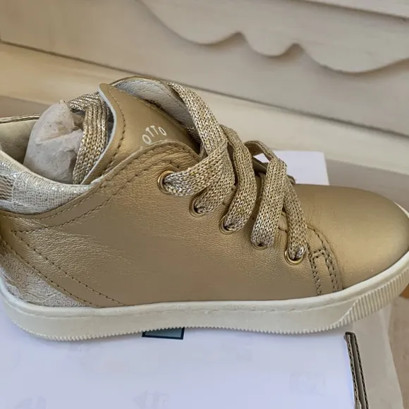 Falcotto by Naturino Girls Gold Leather Trainers size 24 euro Us 8 NWT
