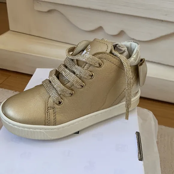 Falcotto by Naturino Girls Gold Leather Trainers size 24 euro Us 8 NWT