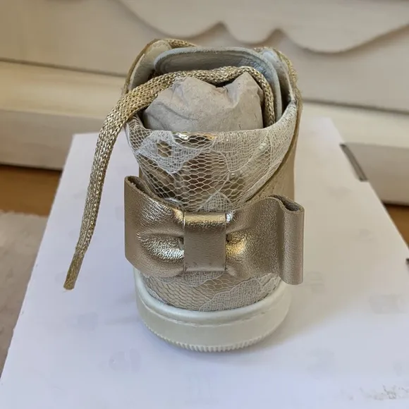 Falcotto by Naturino Girls Gold Leather Trainers size 24 euro Us 8 NWT