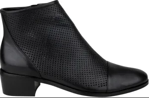 Gwen Boot