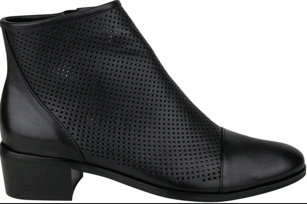 Gwen Boot
