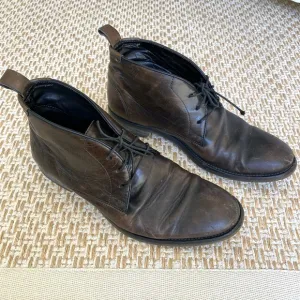 Hip Vince Leather Brunswick Chukka Boots - 8