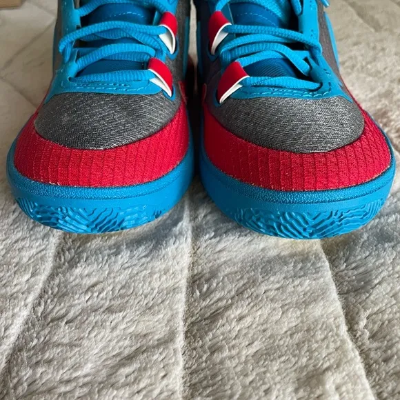 KIDS: Nike Kyrie 8 GO SE (GS) Black / Tour Yellow