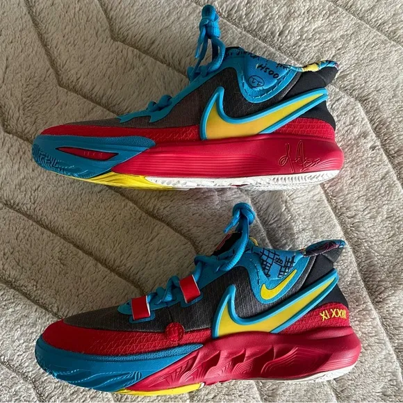 KIDS: Nike Kyrie 8 GO SE (GS) Black / Tour Yellow