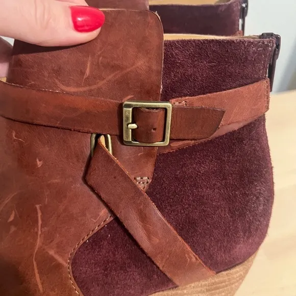 Korks Kork-Ease Reynosa Red Distressed Leather/Suede Ankle Booties Size 8.5