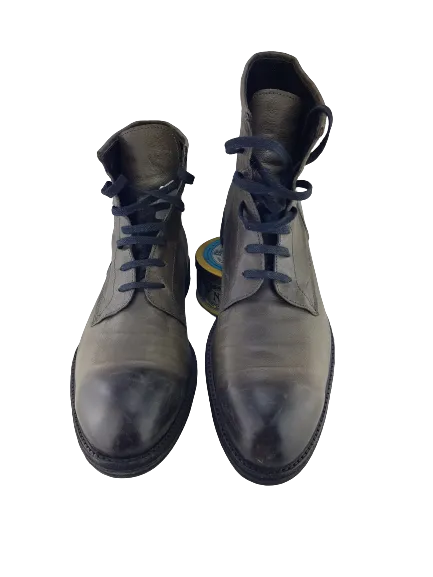 Lace-up ankle boots