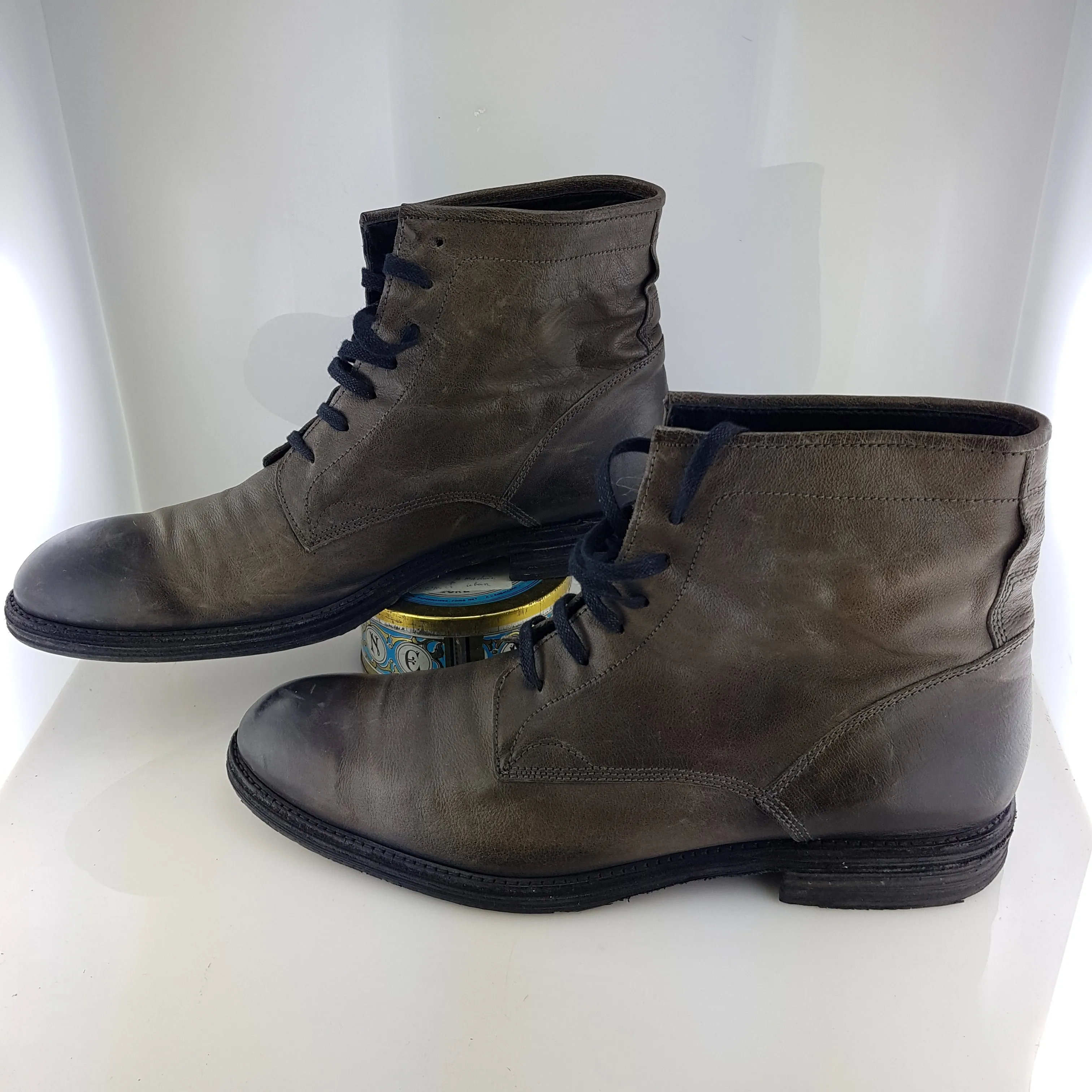 Lace-up ankle boots