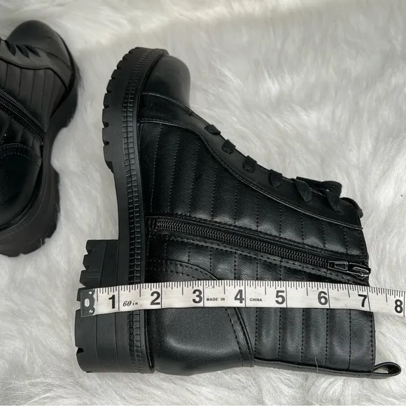 LifeStride Stormy Booties Black Faux Leather Size 7W