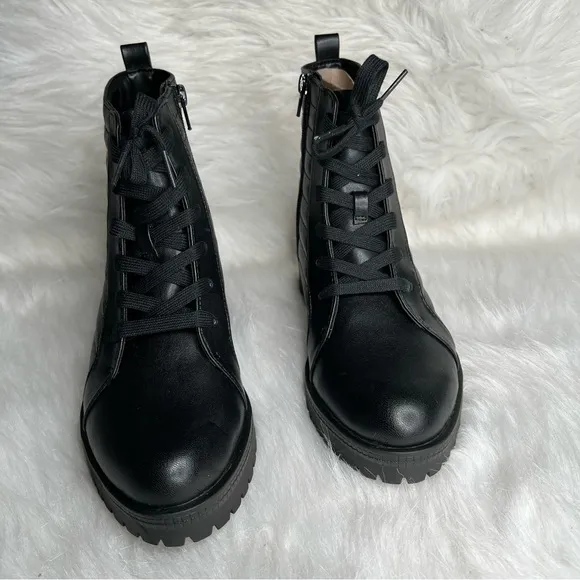 LifeStride Stormy Booties Black Faux Leather Size 7W
