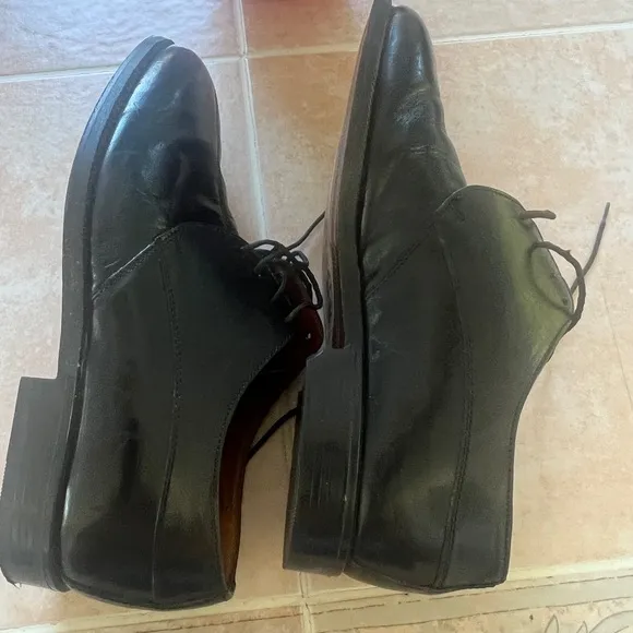 Louis Dell Olio Black leather shoes Mens,size 71/2M excellent condition.