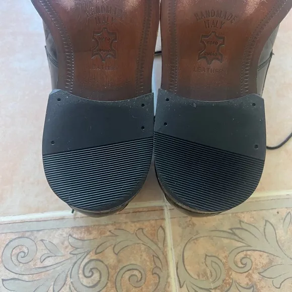 Louis Dell Olio Black leather shoes Mens,size 71/2M excellent condition.