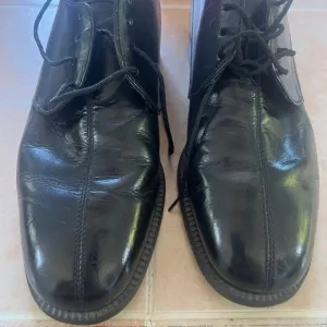 Louis Dell Olio Black leather shoes Mens,size 71/2M excellent condition.