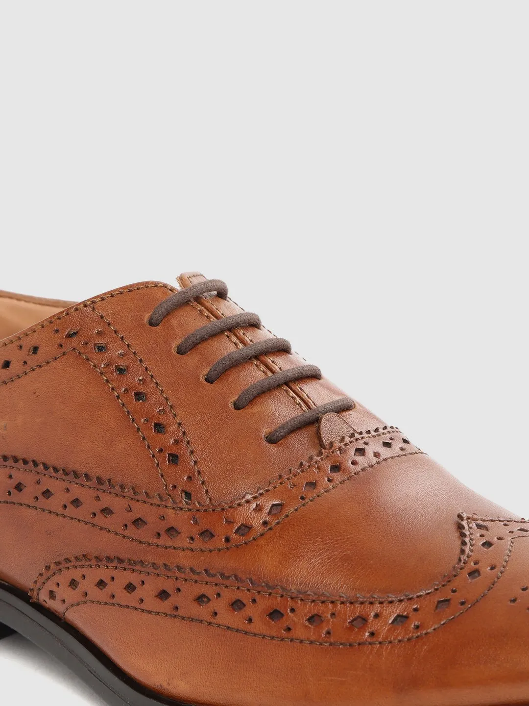 Men Tan Brown Formal Brogue Shoes