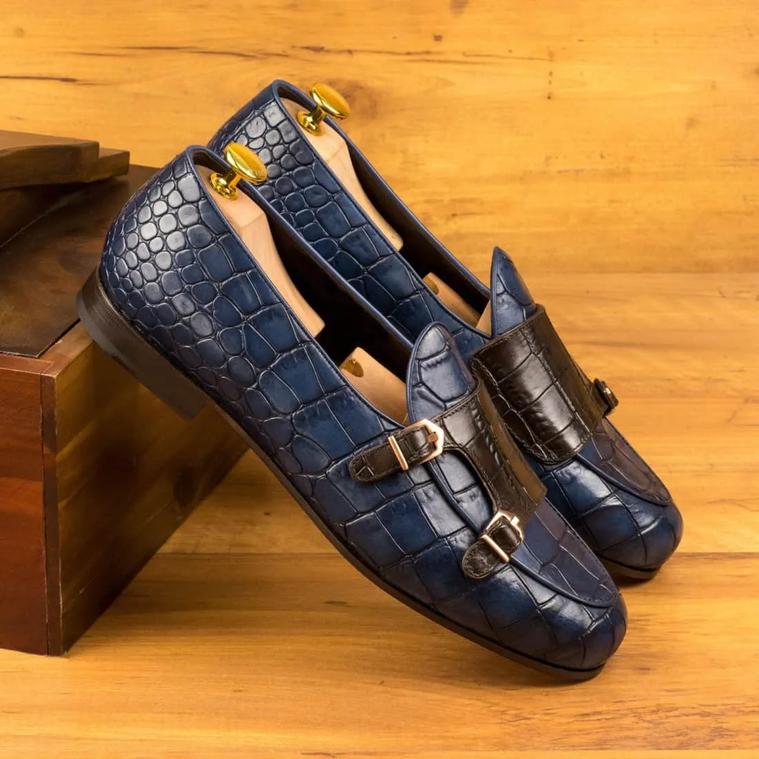 Mocassin Double Boucle en cuir croco bleu marine et marron foncé
