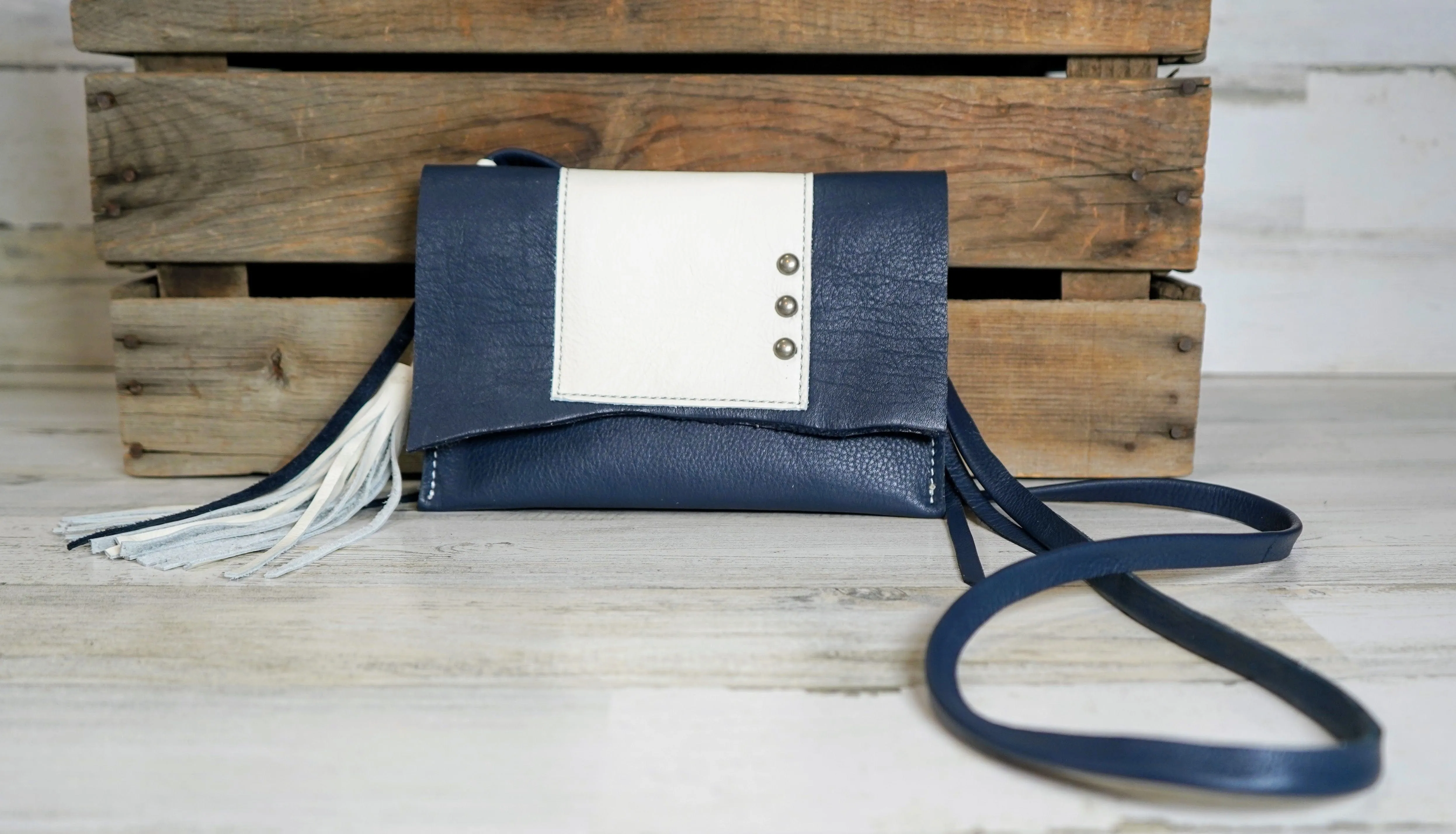 Navy and White 3DOT