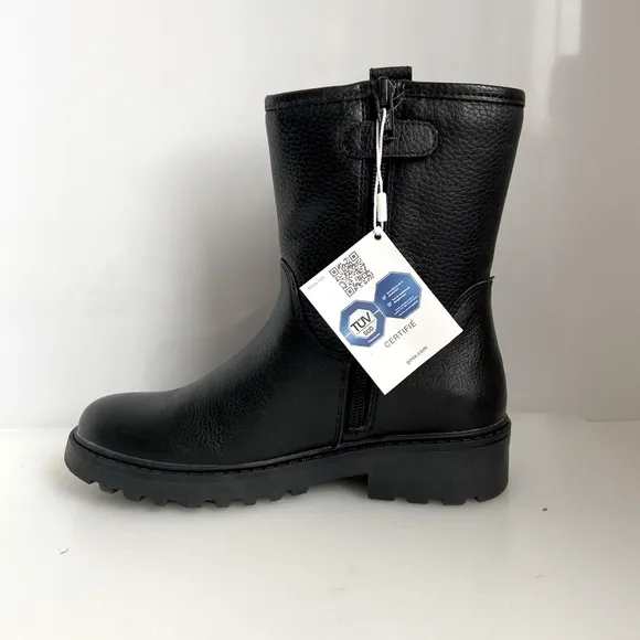 New GEOX black ankle leather boots for girls.