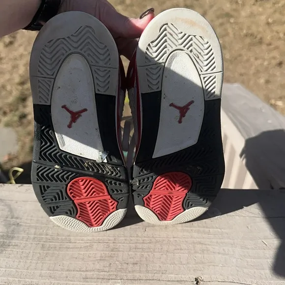 Nike Air Jordan 4 Retro Sneaker - Little Kids