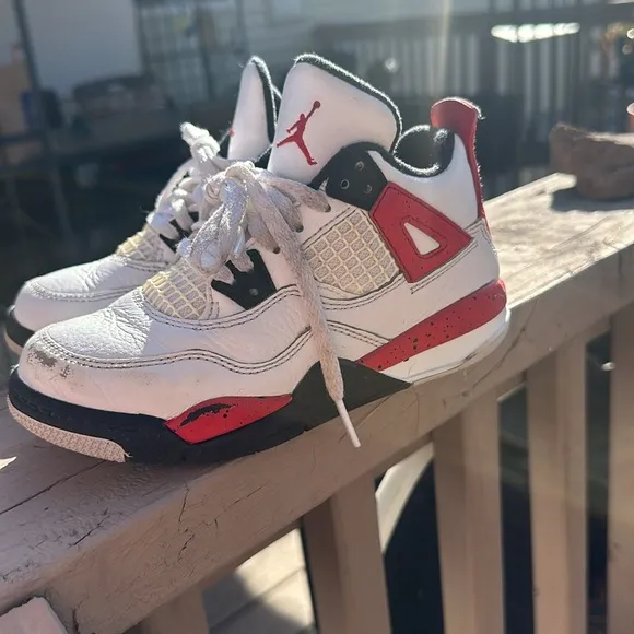 Nike Air Jordan 4 Retro Sneaker - Little Kids