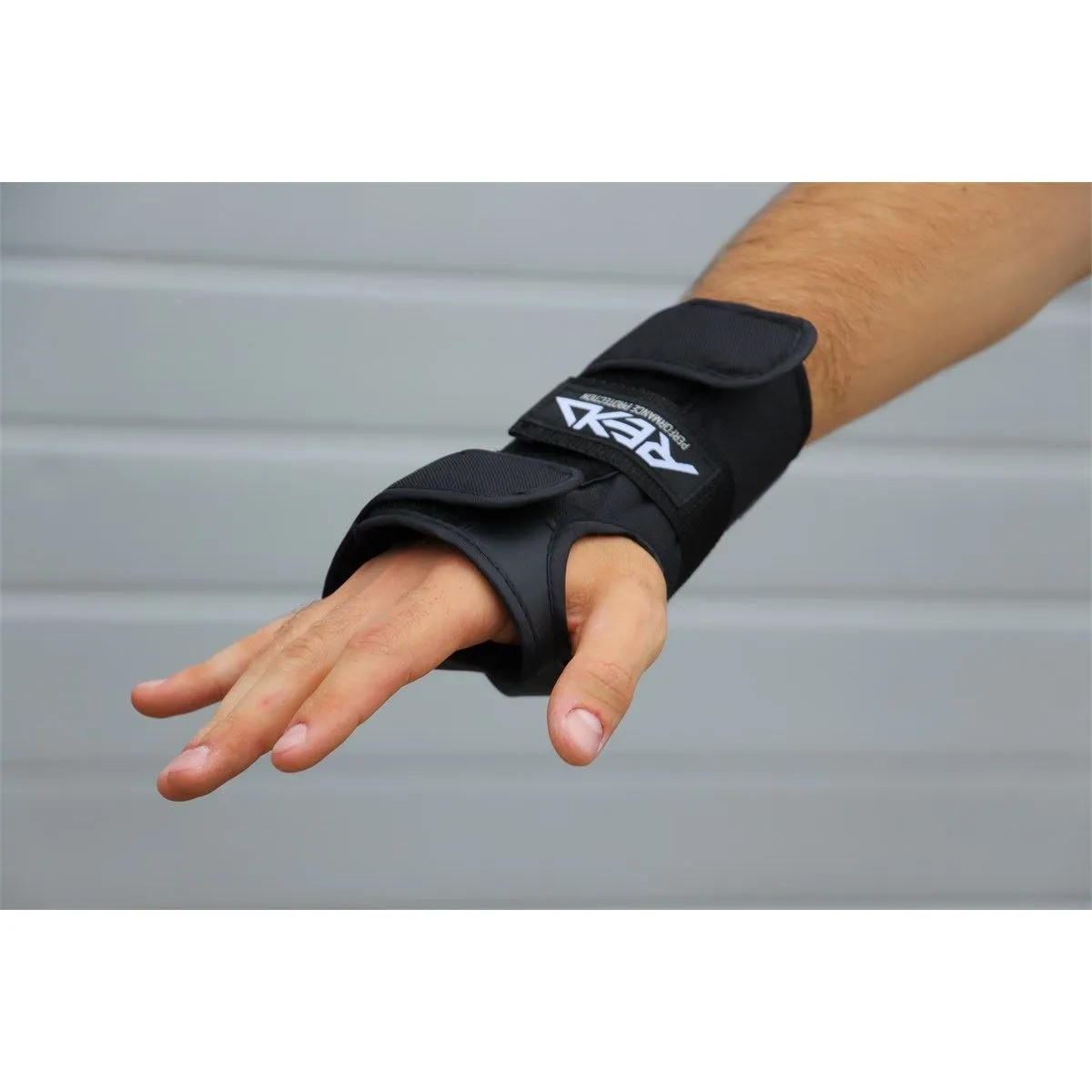 REKD Skateboard Skate Scooter BMX Wrist Guards - Black