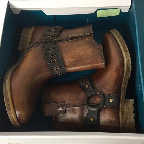 Roan Bed Stu Women’s Faira Tan Crust Gearshift Boot Size 7.5 Like-NEW Condition