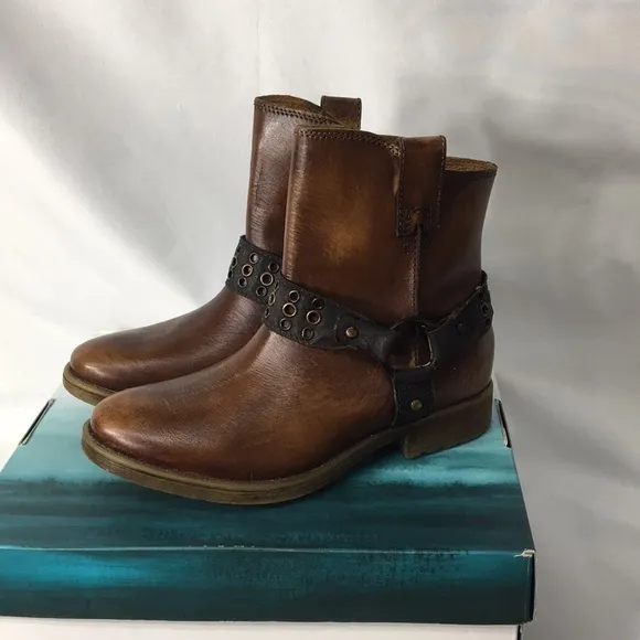Roan Bed Stu Women’s Faira Tan Crust Gearshift Boot Size 7.5 Like-NEW Condition