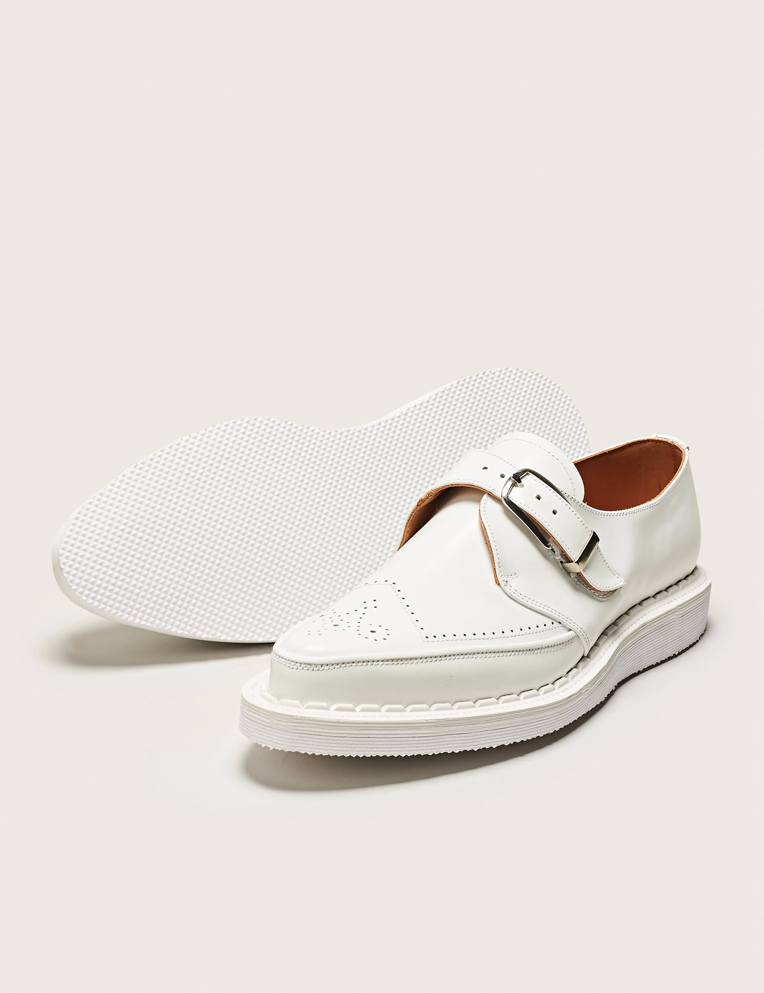 Strummer Monk White