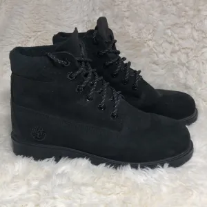 Timberland Premium 6 Inch Suede Lace Up Quilted Boots Kids SZ 6.5 Black A1630