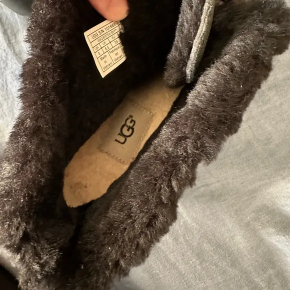 Ugg Alasdair women’s wedge boots size 8 in excellent like new condition!