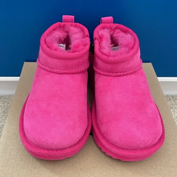 UGGS - NWT toddler girl size 11 pink classic ultra mini side zip boots.