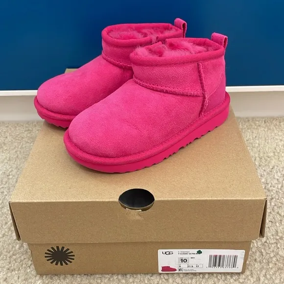 UGGS - NWT toddler girl size 11 pink classic ultra mini side zip boots.