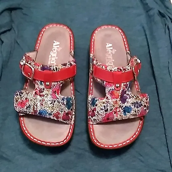 Women's Alegria Floral gorgeous 🥰 leather shoes size 37.